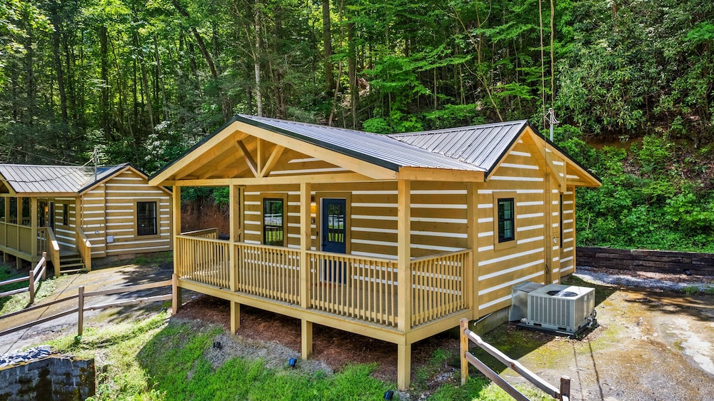 2bdrm Cabin 2 Gburg Pet Friendly Fire Pit Game