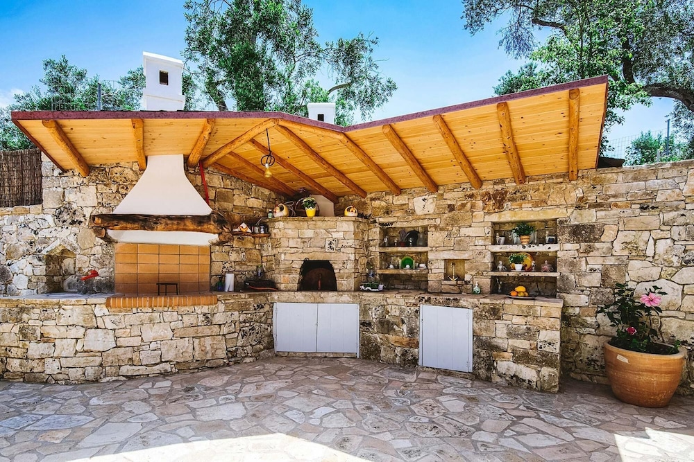 Aristea - 2 BR Villa Surrounded by Olive Groves photo 3