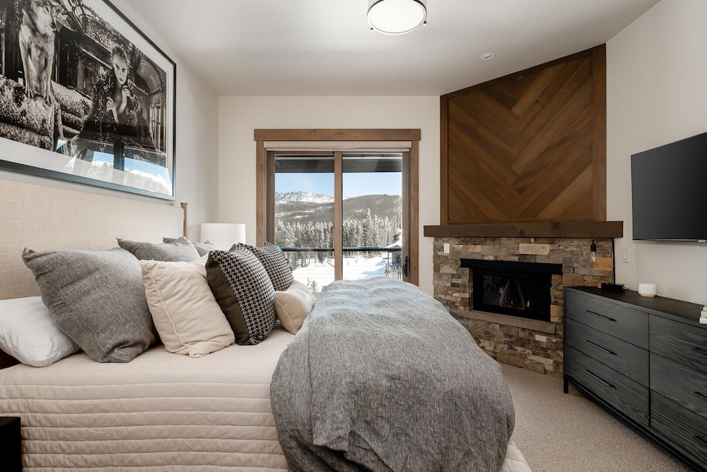 10 Wildwood 4 Bedroom Townhouse by Moonlight Basin Lodging view 5