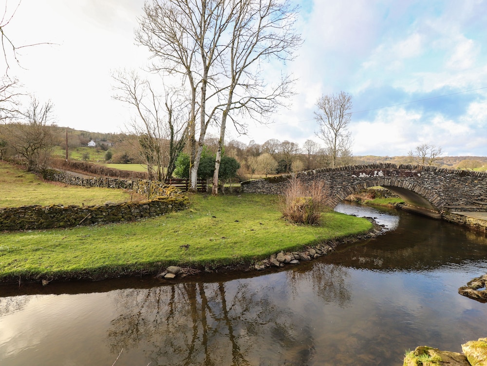 Smithy Cottage at Bowland Bridge
