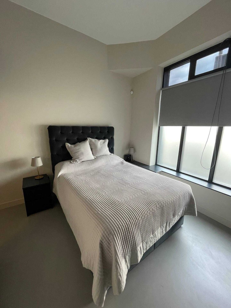 Sleek & Central 1BD Flat - Battersea Park