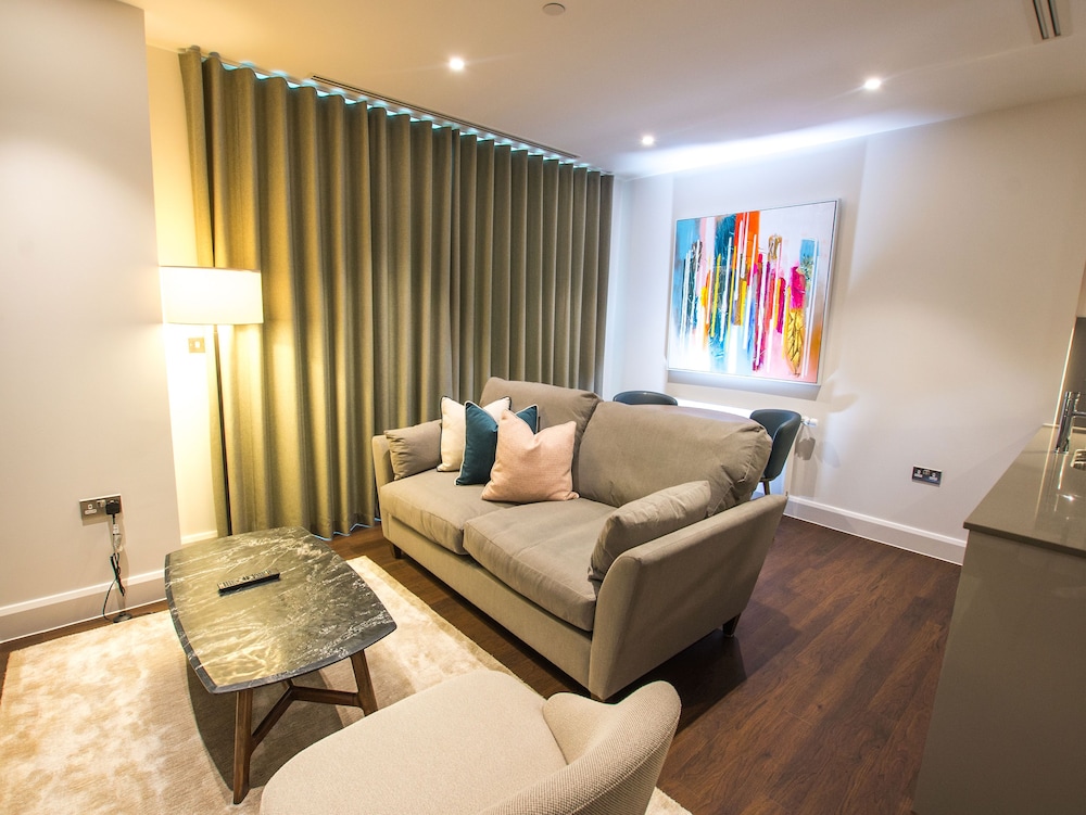 Charles Hope Apartment Canary Wharf