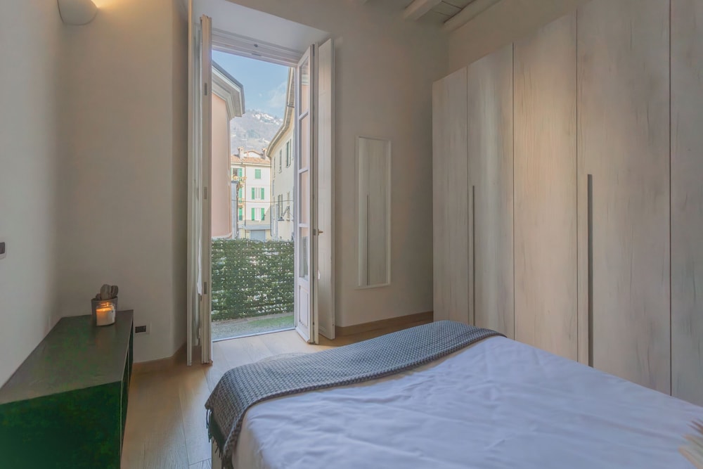 Wine Not Apartment in Como City Centre by Rent all Como