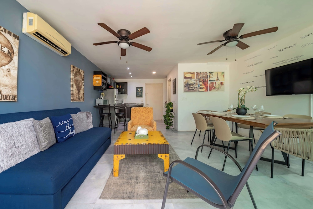 Beachfront Duplex With Multiple Pools - Beachclub