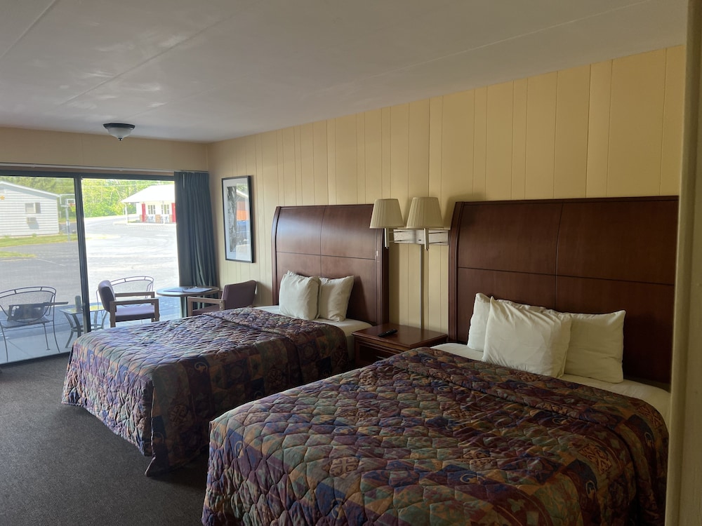 All Star Inn & Suites