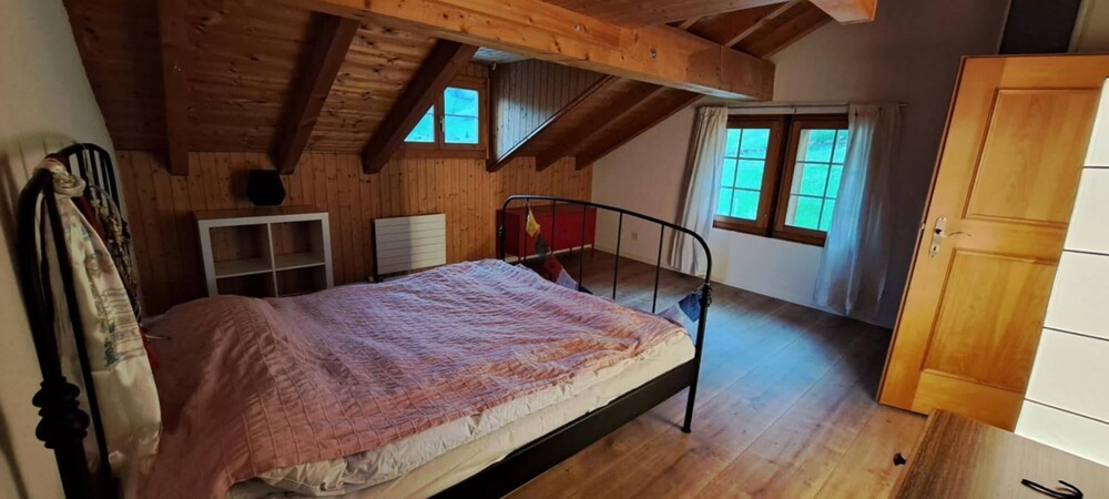 Alpine Chalet With Mountain Views & Tranquillity