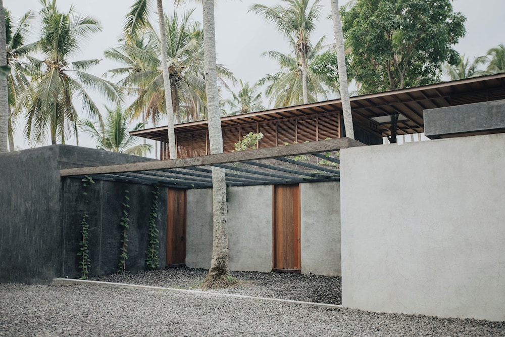 Rumah Amadangi Kedungu