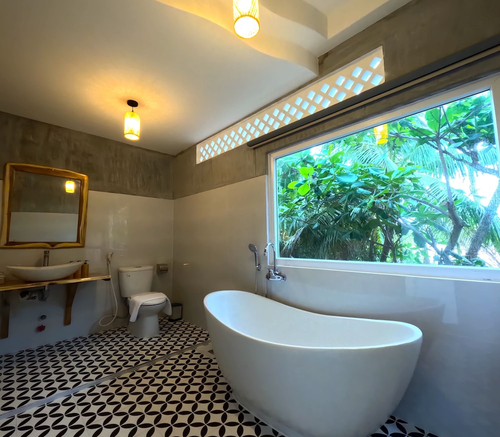 Charm Hon Rom Villas Resort
