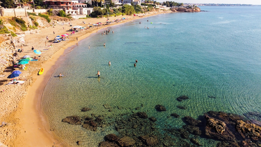 Radici Sicilian Holiday Home - C An Oasis of Relaxation in the Heart of Sicily