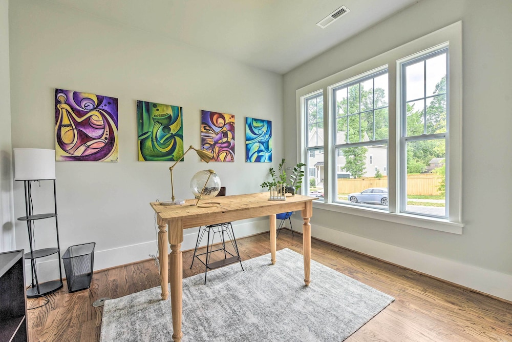 Modern Charlotte Home ~ 4 Mi to Downtown! view 4