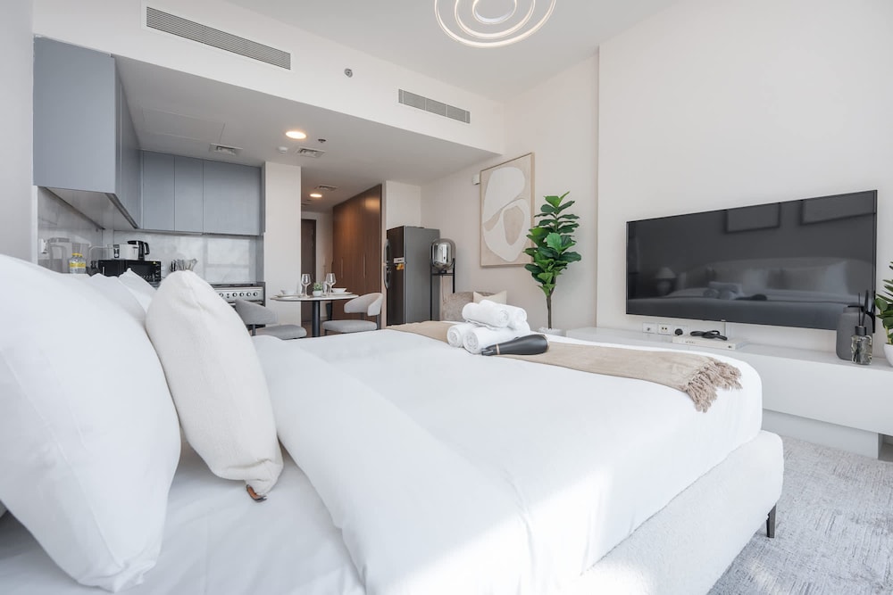 An Eye-captivating Studio in Living Garden 2