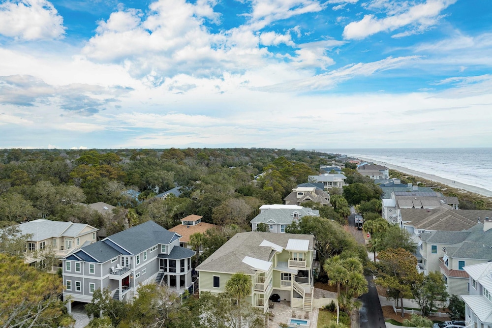 Pink Plume Coastal Escape Near Beach, Private Pool, Grill, & Luxe Interiors