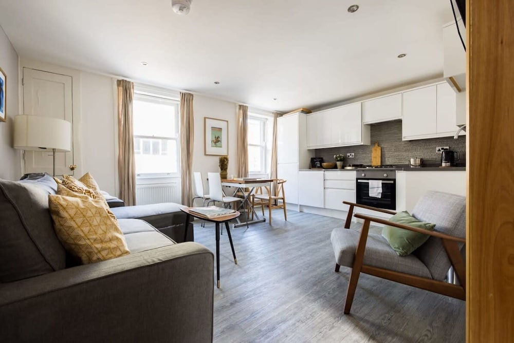 Modern Duplex Near Oxford Street