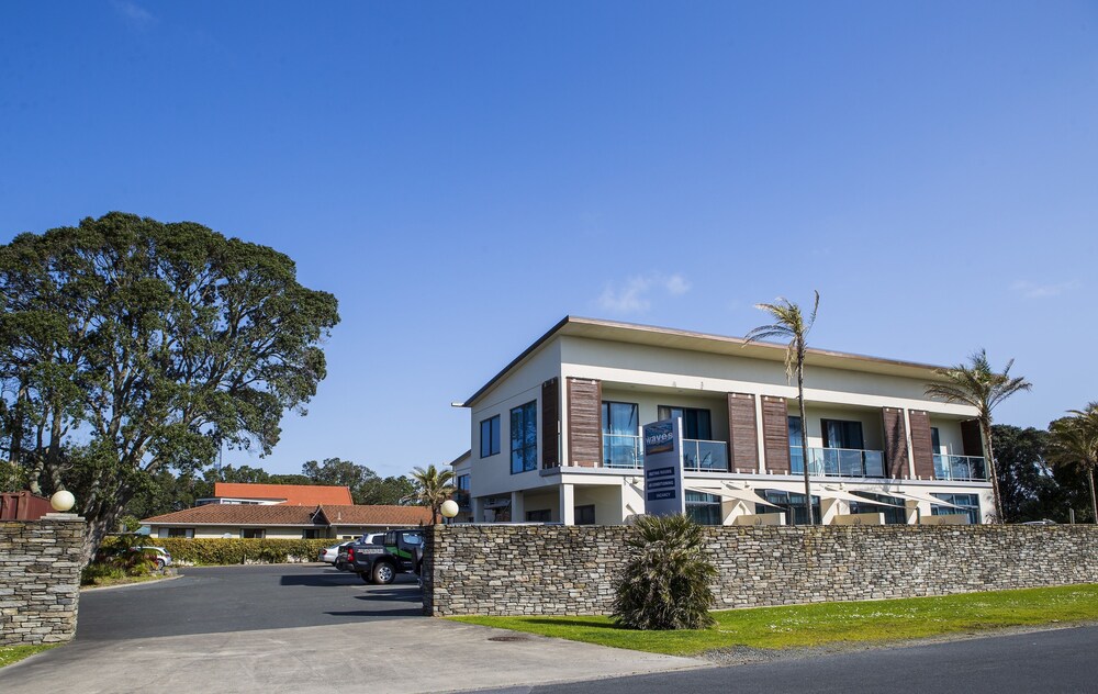 Waves Motel