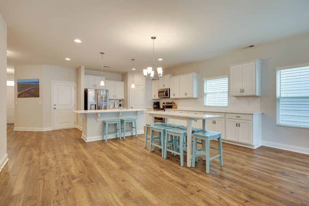3 Mi to Golf & Waterway: Ocean Isle Beach Retreat!