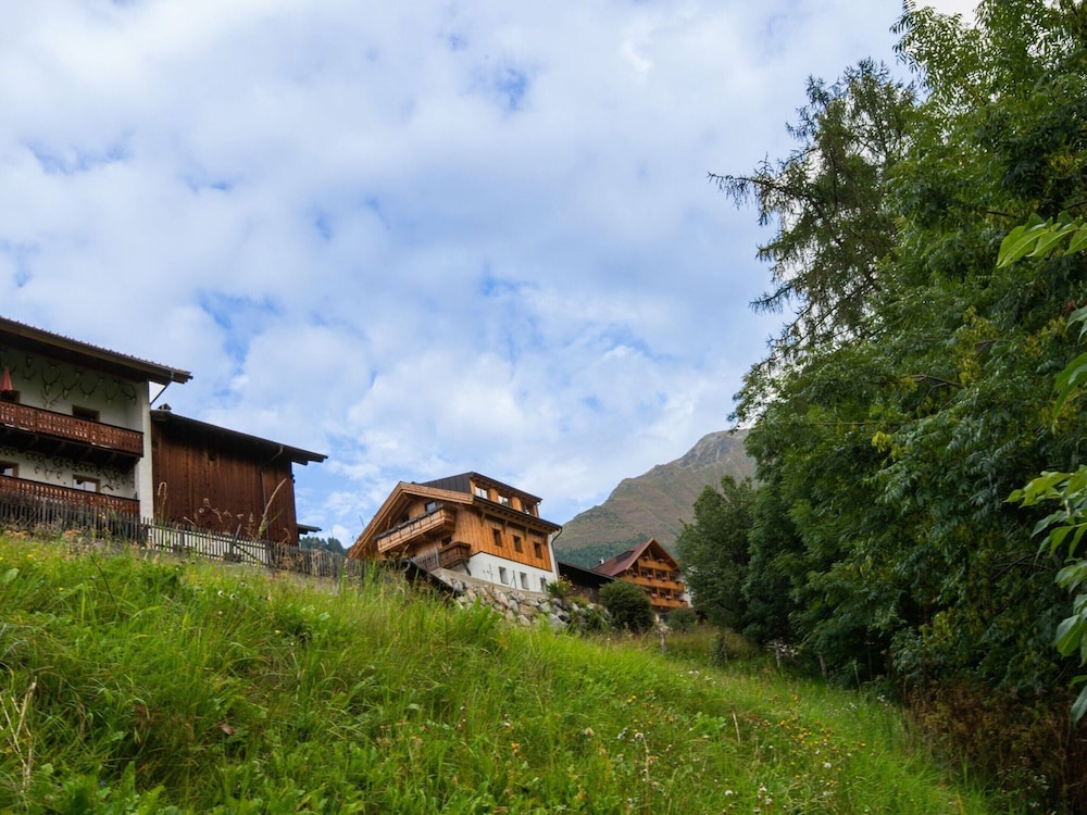 Photo 25