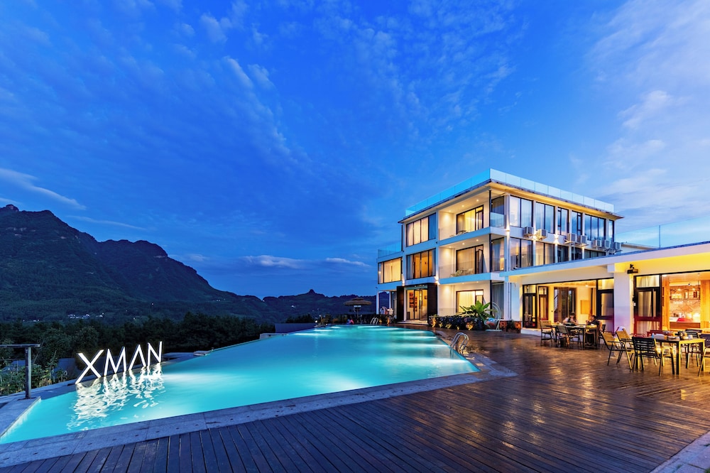 XMAN Sunrise Peaks Resort--Sky Mirror Infinity Pool