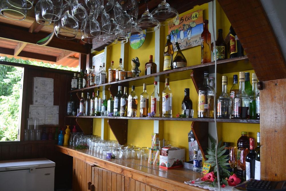 The Lookout Inn Lodge