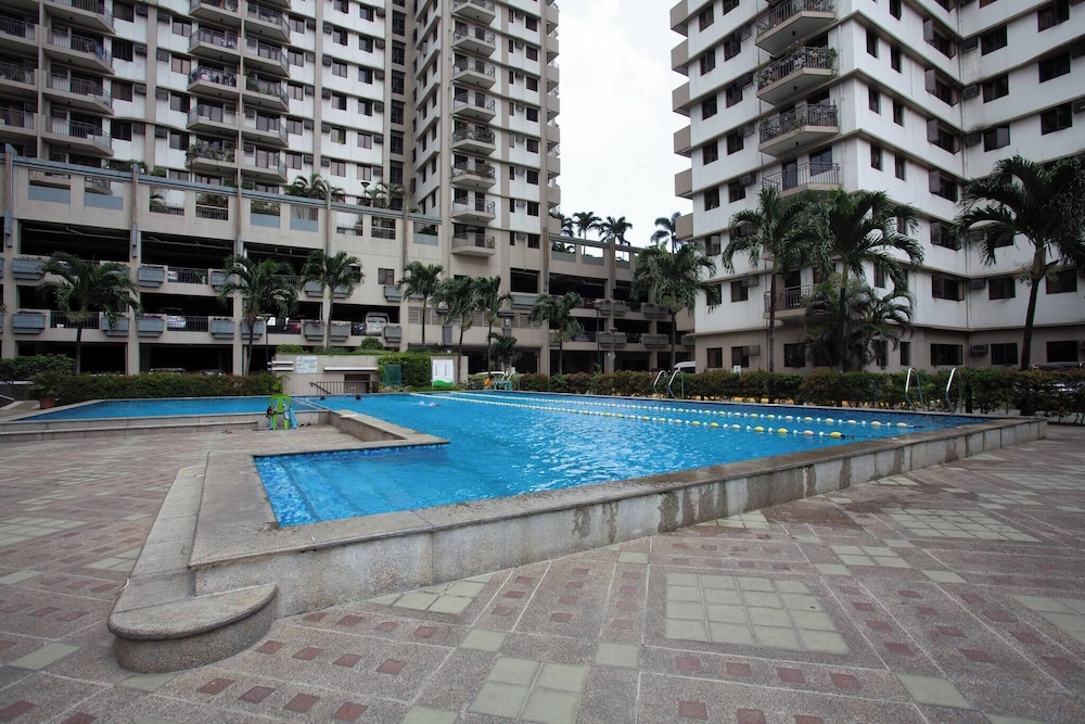 Lovely Skyview Haven -near BGC