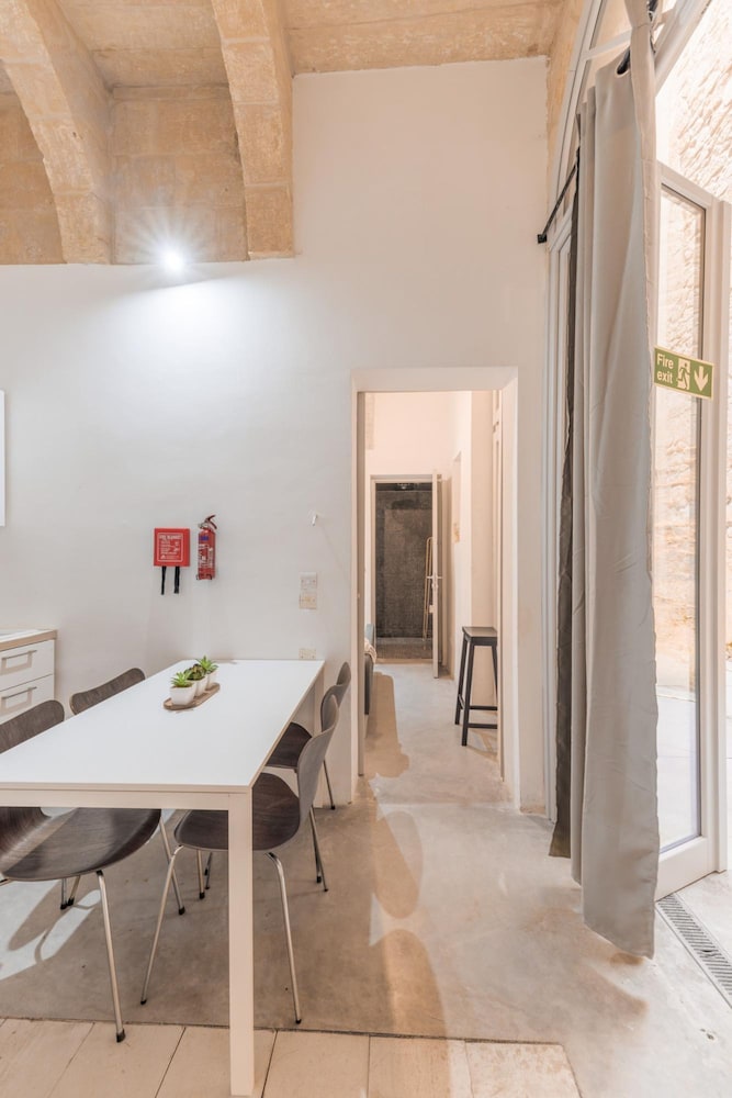 Charming 1BR Apartment - Center Of Valletta