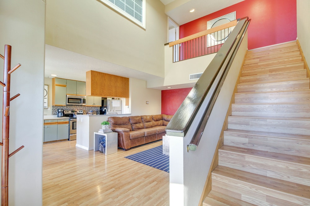 1 Mi to Unm: Convenient Albuquerque Townhome!