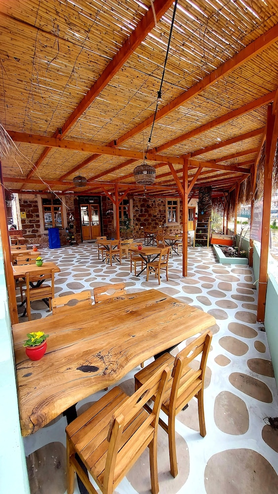 Pürhayal Çeşme