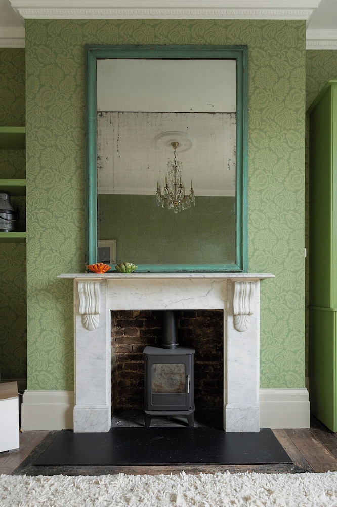 Canonbury Park North II by Onefinestay