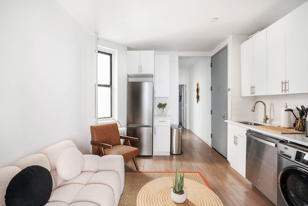 1290-3 New Renovated 2 Bedrooms in UES