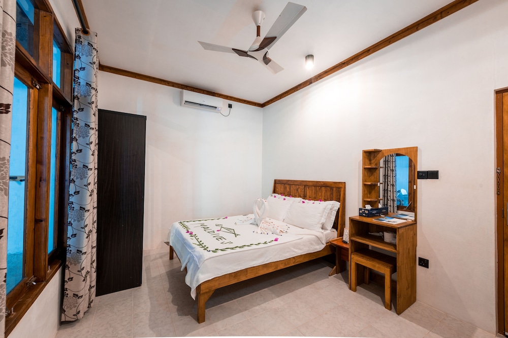 Ithaa Beach Maldives photo 1