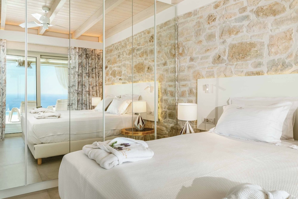 Horizon Blue Villa
