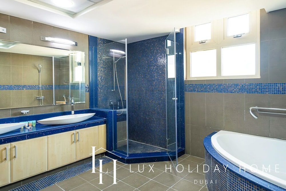 LUX The Shoreline Palm Island Penthouse