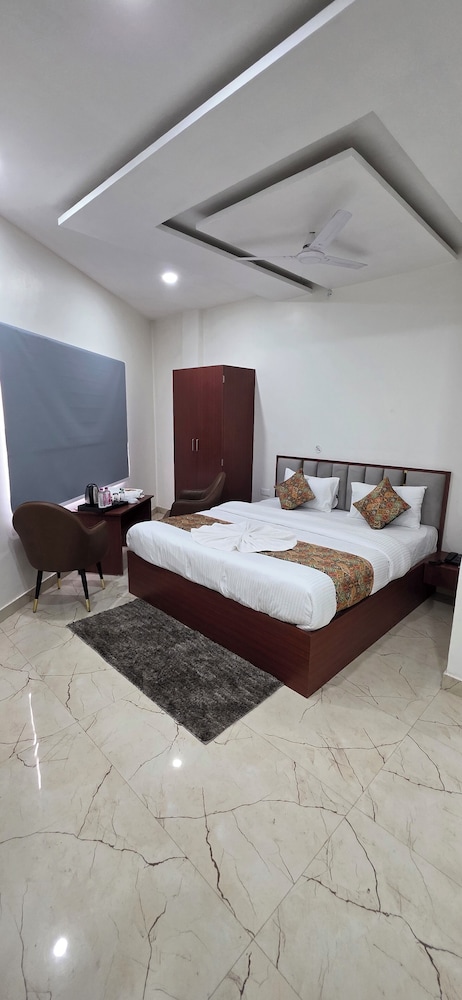 The Millennium Kashi Hotel