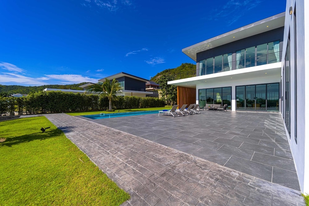 Luxury 5 Bedroom Pool Villa KH-C1