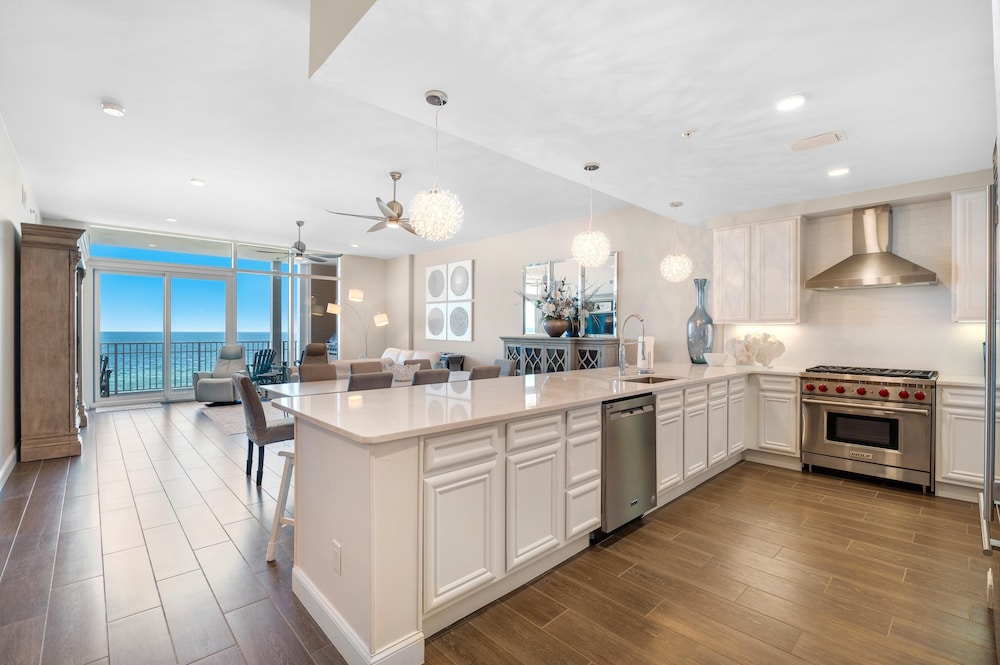 Vista Del Mar 406