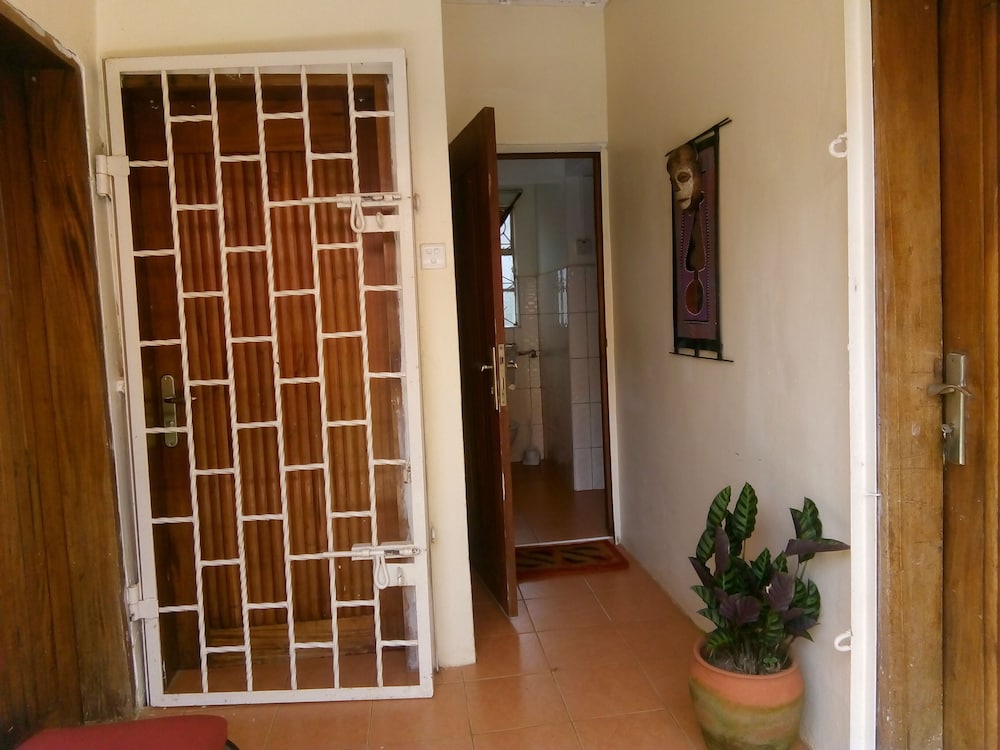 Colonial Residence
