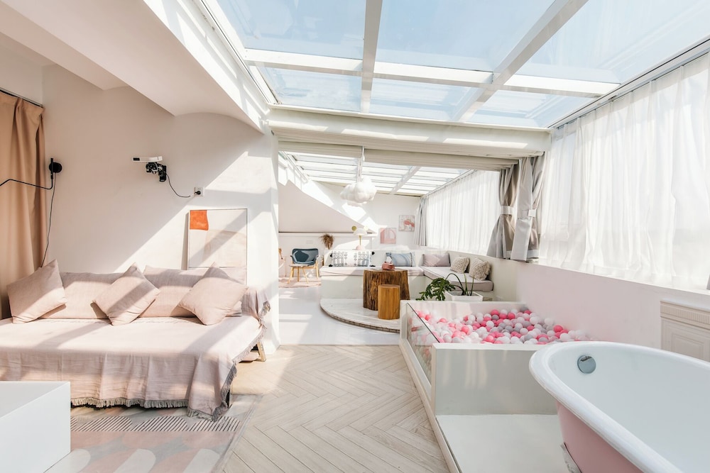 Shanghai Ruochu Designer Guesthouse-Near Shanghai Pudong Airport & Disneyland