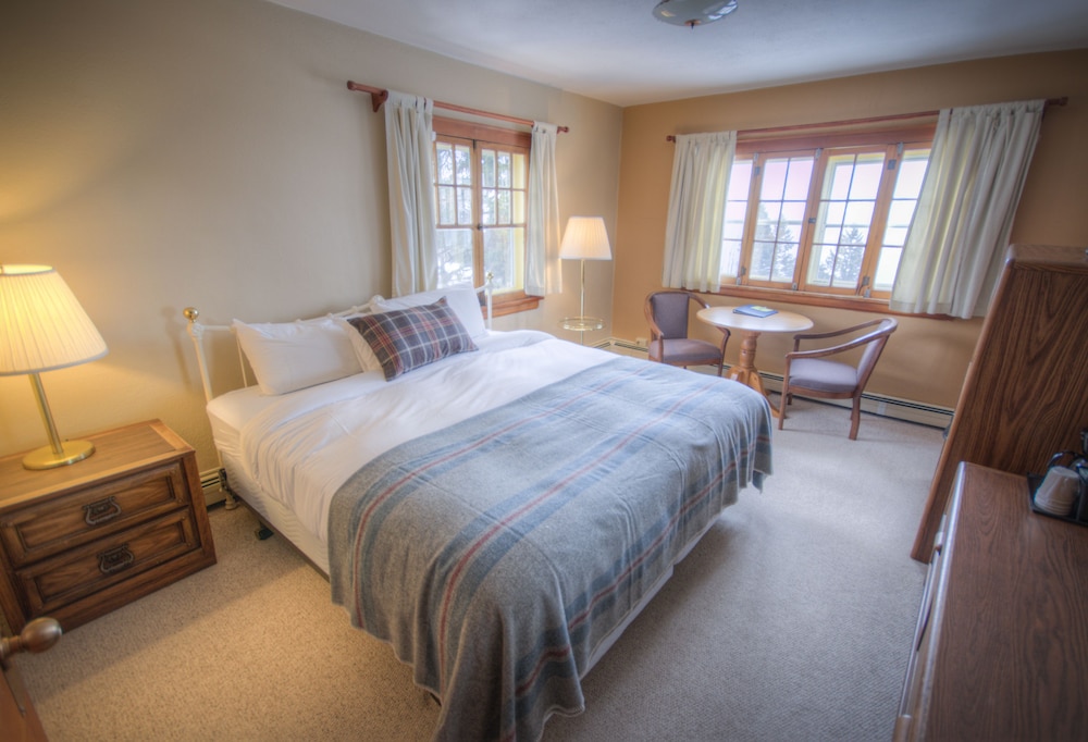 Cascade Lodge