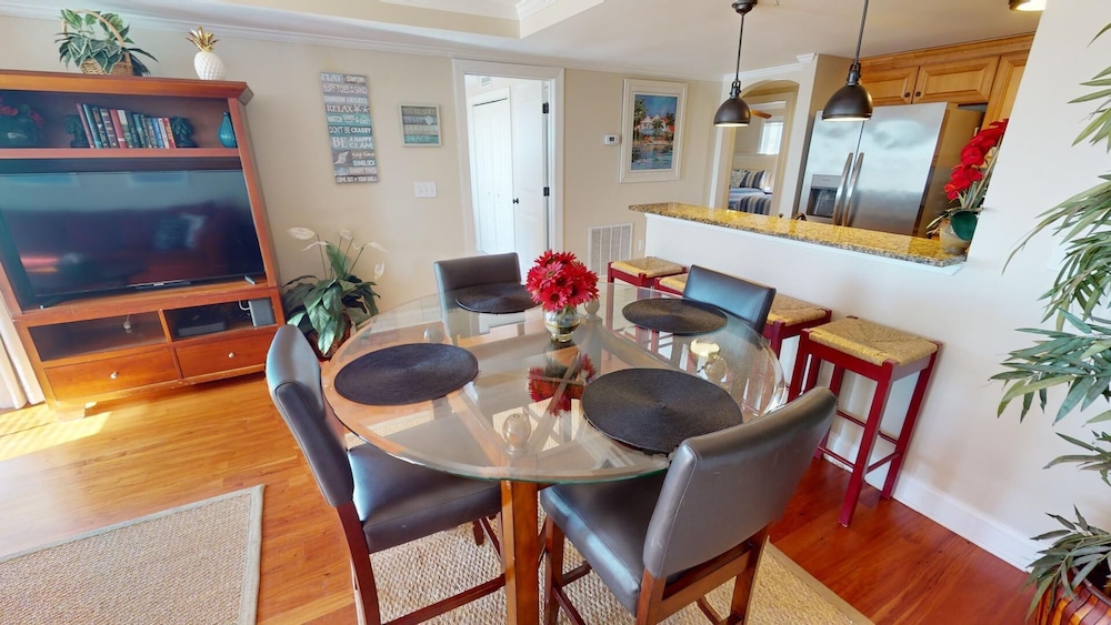 Pelican Landing 302 by Tybee Vacation Rentals