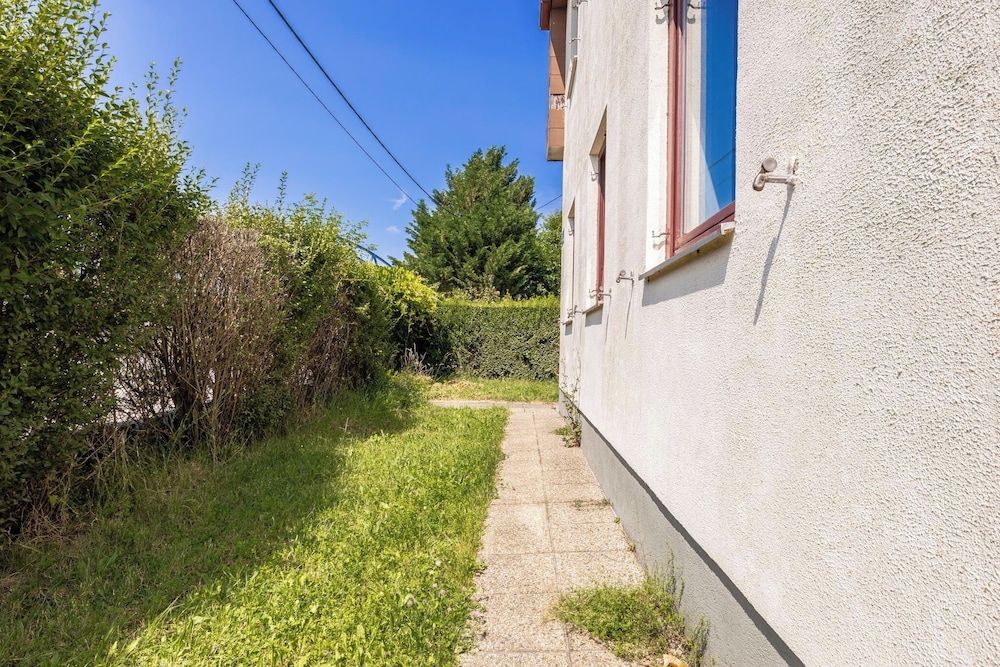 Cozy House Terrace &Garden Sleeps 34