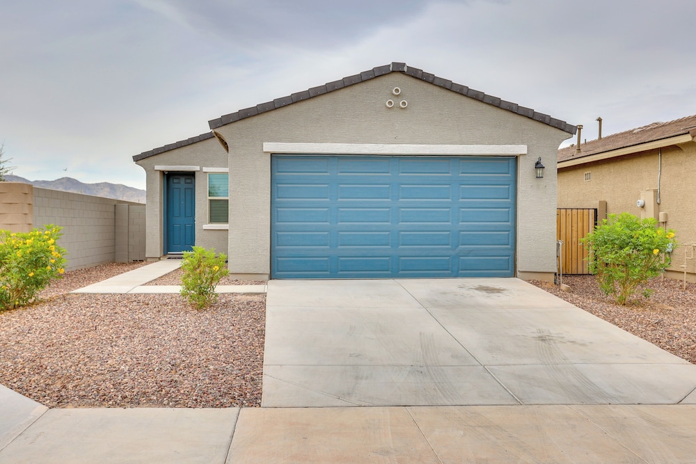 10 Mi to Dtwn Phoenix: Chic Family Home