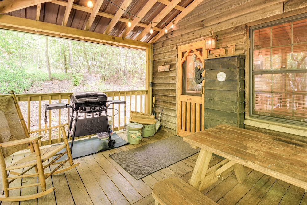5 Mi to Unicoi State Park & Lake: Hot Tub Haven!