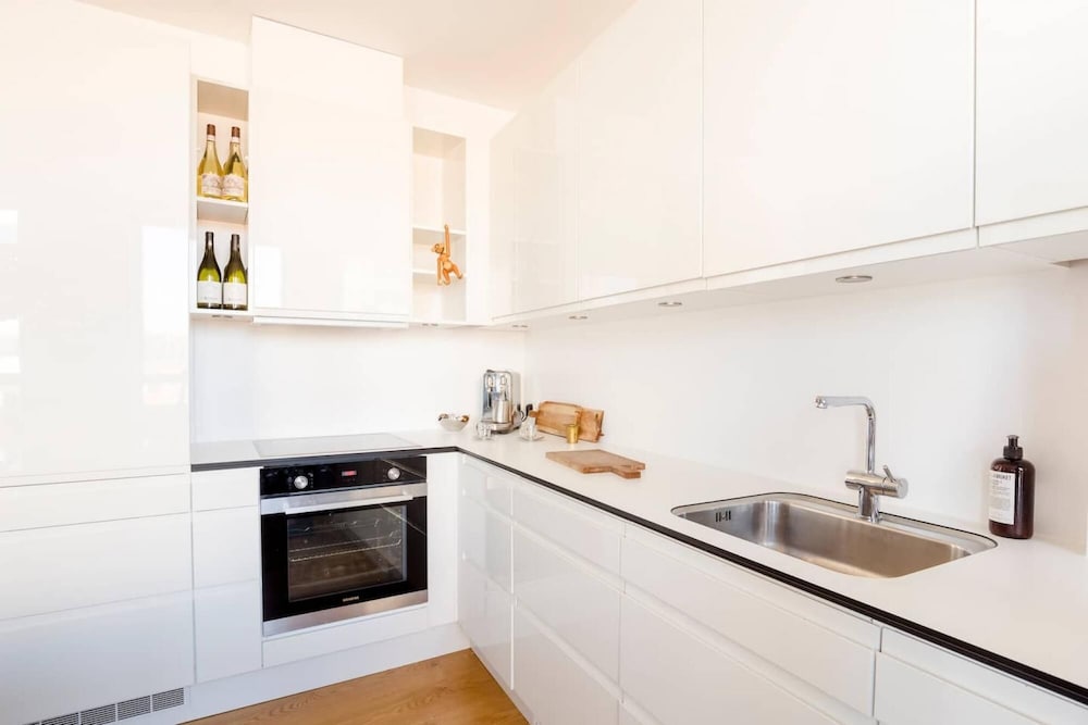 102m2 Scandinavian Design Prime Location Prof Cleaning