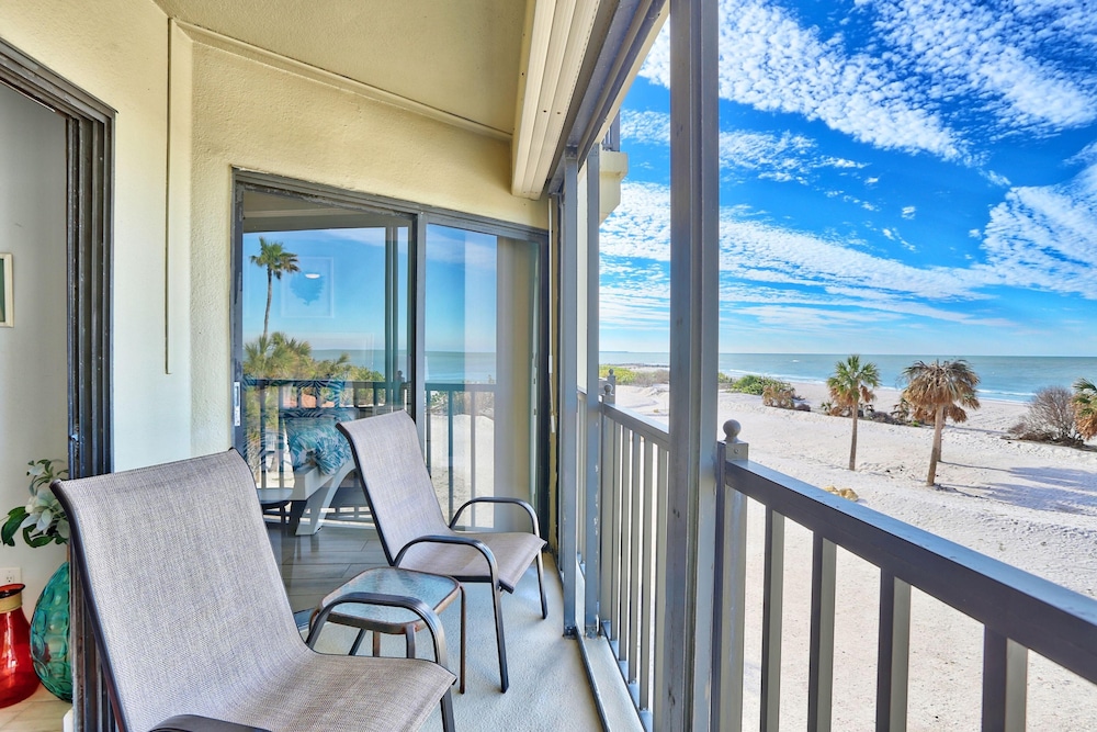 Land's End 10-303 Beach Front - Premier