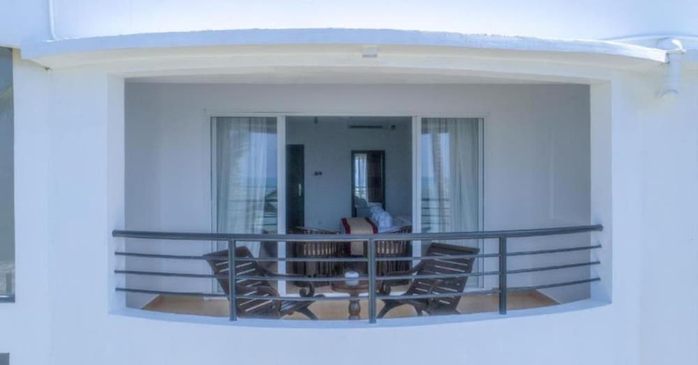 Manara Beach Resort