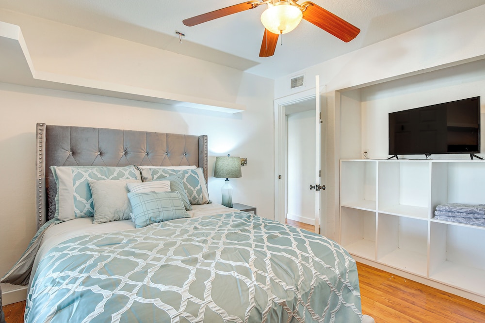 13 Mi to Downtown El Paso: Home w/ Game Room & Bar