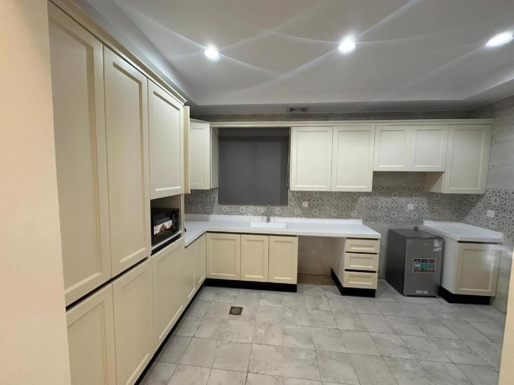 Al Rayyan Residential Suites