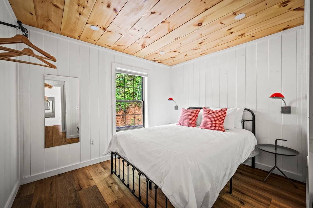 Group Getaway Modern Cabins Sleep 16 Gatlinburg