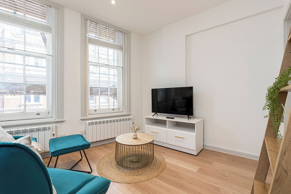 JOIVY Stylish 1 bed flats in Soho