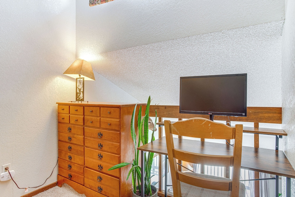 Fraser Mountain Retreat w/ Resort Amenities!