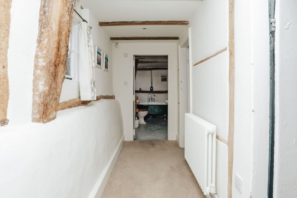 Antelope Cottage - Rural Pet Friendly Cottage